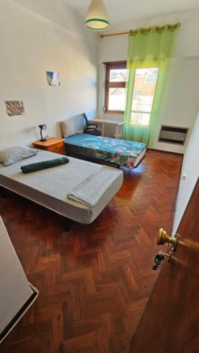 Single OR Double Room with balcony Close to Alameda Metro!